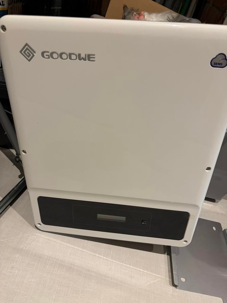 Omvormer voor zonnepanelen, Ophalen, Zo goed als nieuw