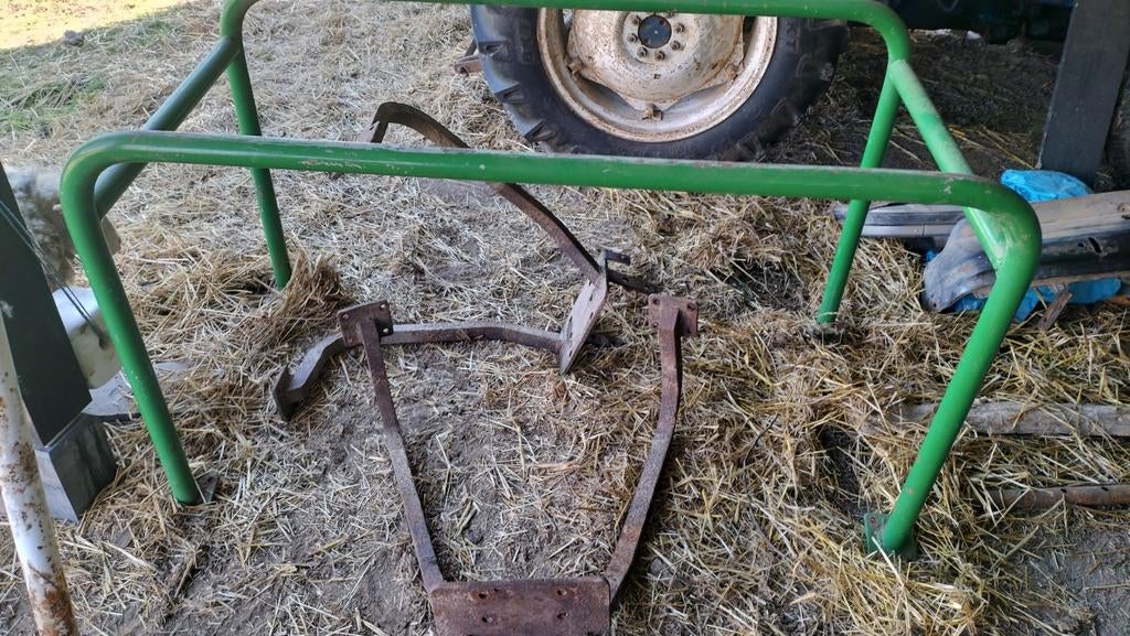 Deutz D4005 D5005 D6005 rolbeugel met spatbord steunen, Ophalen