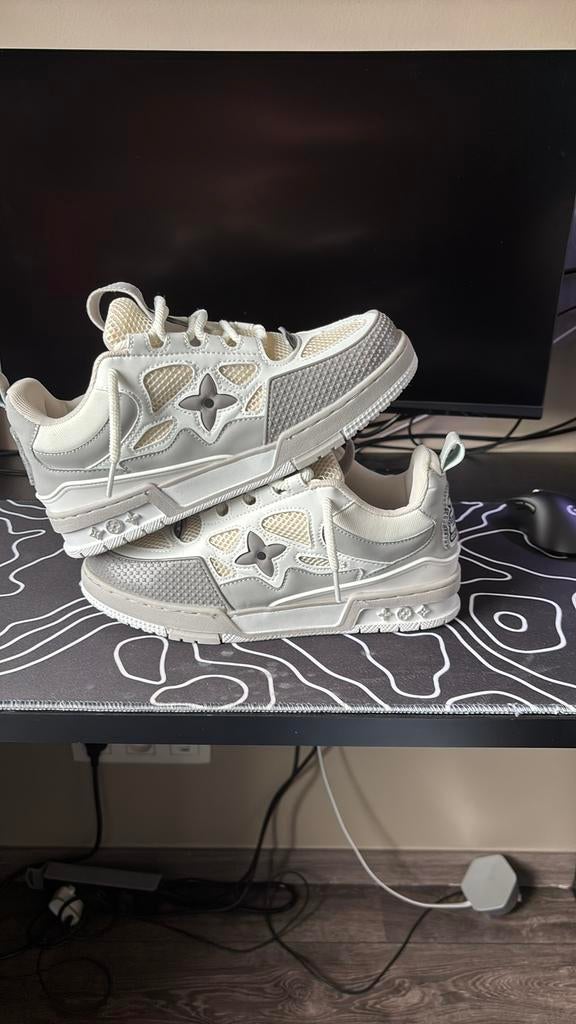 Patins L taille 42, Envoi, Neuf