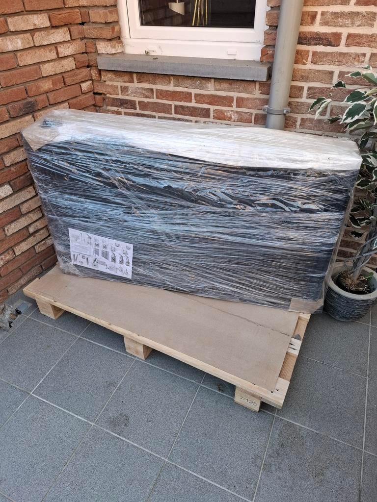 Zwarte stellrad radiator type 33  700x1200mm, Doe-het-zelf en Bouw, Metselstenen, Ophalen, Nieuw