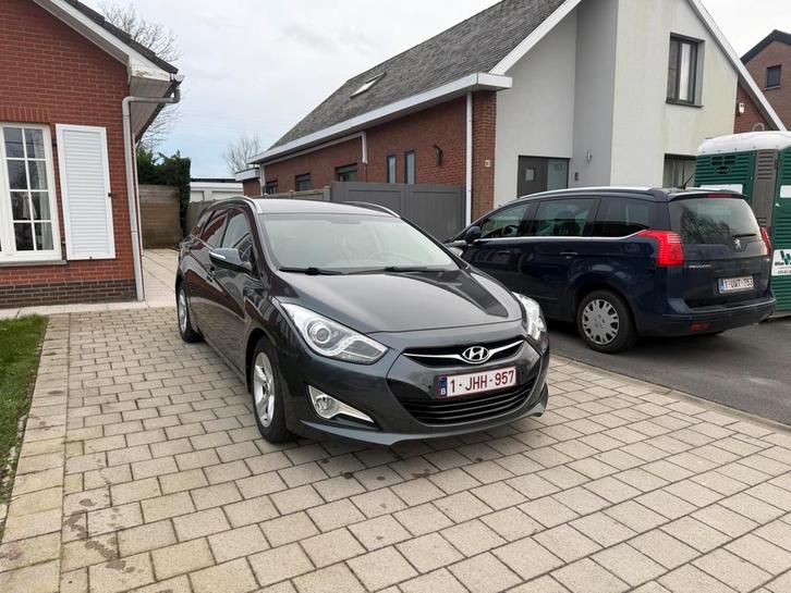 Hyundai i40 1.6 benzine, Autos, Hyundai, Particulier, i40, ABS, Caméra de recul, Phares directionnels, Airbags, Air conditionné
