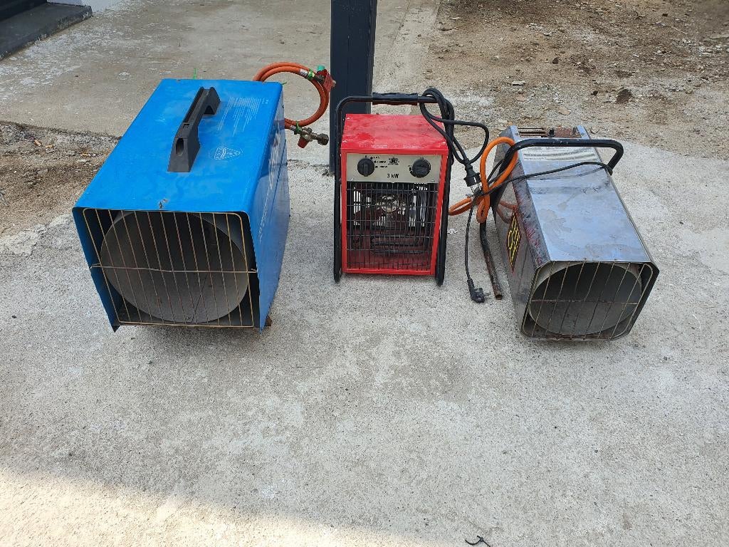 3 PISTOLETS À AIR CHAUD À GAZ fonctionnent très bien, Bricolage & Construction, Chauffage & Radiateurs, 800 watts ou plus, Comme neuf