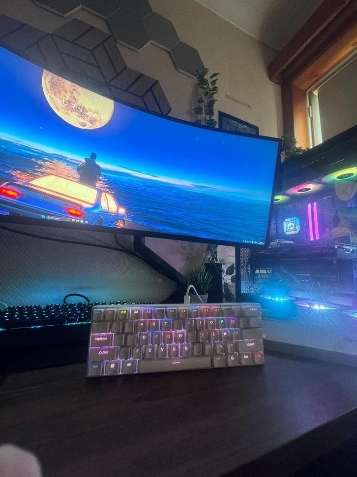 Clavier Royal Kludge RK61 60%, Informatique & Logiciels, Claviers, Utilisé, Qwerty, Filaire, Clavier gamer, Enlèvement ou Envoi