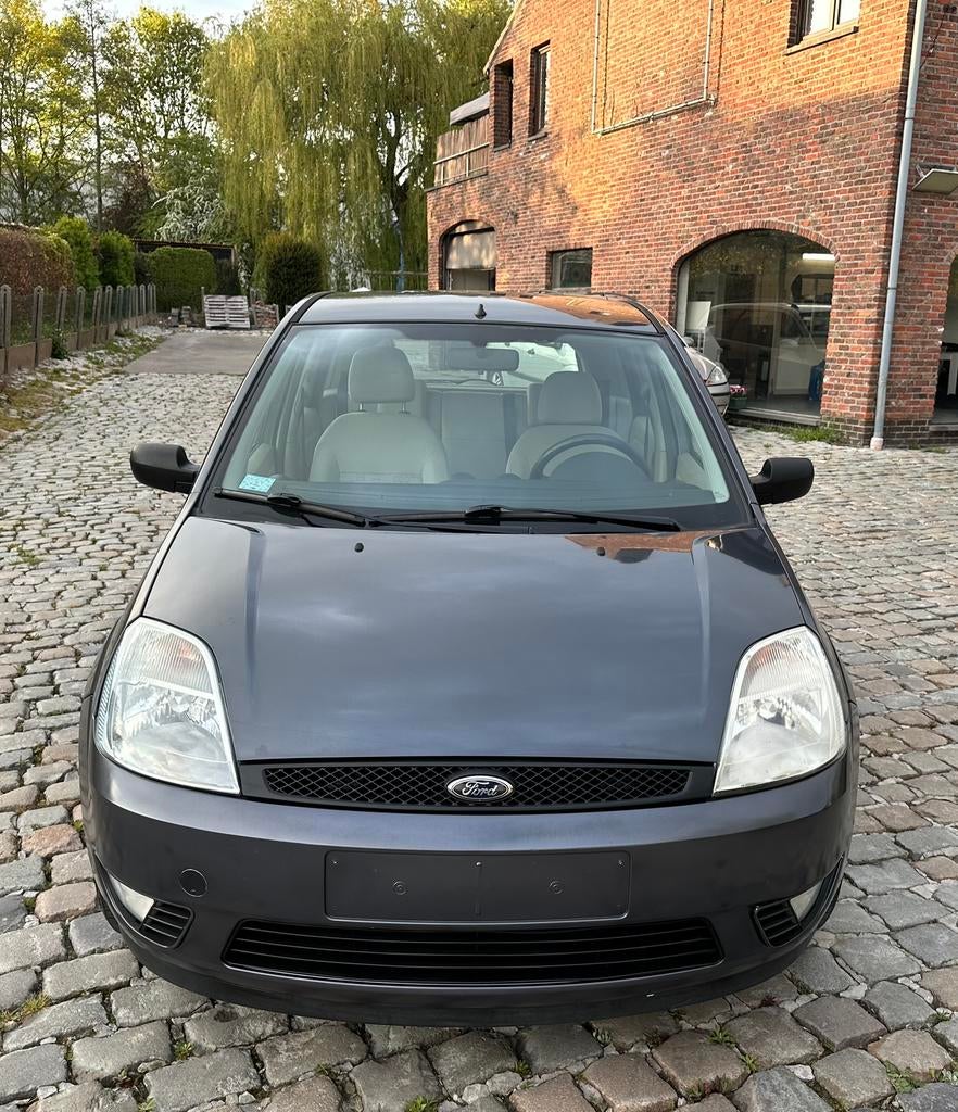 Ford fiesta 5 deurs diesel weinig km, Autos, Argent ou Gris, Achat, 50 kW, Entreprise