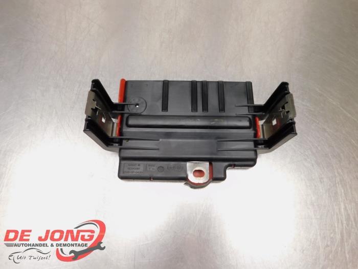 Borne de batterie d'un BMW 3-Serie, Autos : Pièces & Accessoires, Batteries & Accessoires, BMW, Utilisé, 3 mois de garantie, Enlèvement ou Envoi