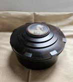 Art Deco. Bakeliet doosje., Ophalen