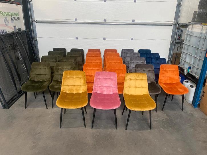 (20)  nieuwe stoelen uit toonzaal 27 aan €25 stuk, Maison & Meubles, Chaises, Neuf, Enlèvement