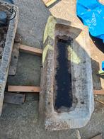 Auge, bac en pierre bleue, Enlèvement, Pierre