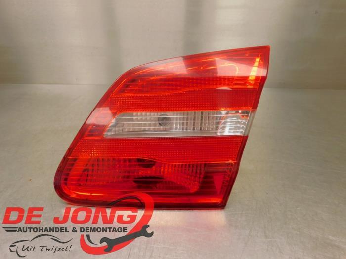 Feu arrière droit d'un Mercedes B-Klasse, Autos : Pièces & Accessoires, Éclairage, Mercedes-Benz, Utilisé, 3 mois de garantie