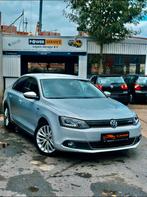 Volkswagen Jetta 1.4 TSI Hybrid BMT Carat DSG7, Auto's, 4 cilinders, 1505 kg, Leder, 5 zetels