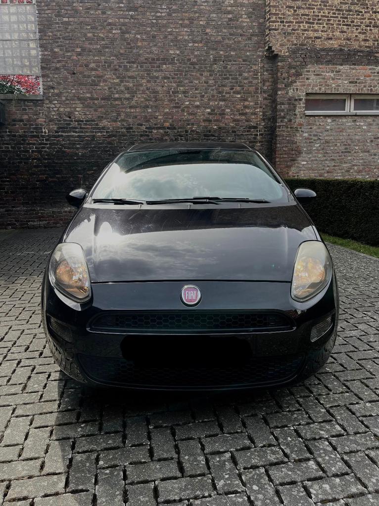 Fiat Punto 2012 —1.2 Benzine— Euro 5— Klaar voor registratie, Auto's, Voorwielaandrijving, Euro 5, Stof, Lichtsensor