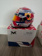 Max Verstappen helm 1/2 Retro 2023, Collections, Marques automobiles, Motos & Formules 1, Enlèvement ou Envoi, Neuf, ForTwo