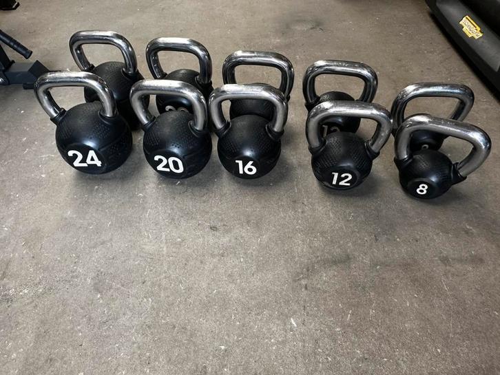 Escape Rubberen Kettlebells 8kg t/m 24kg, Sport en Fitness, Fitnessmaterialen, Zo goed als nieuw, Kettlebell, Ophalen