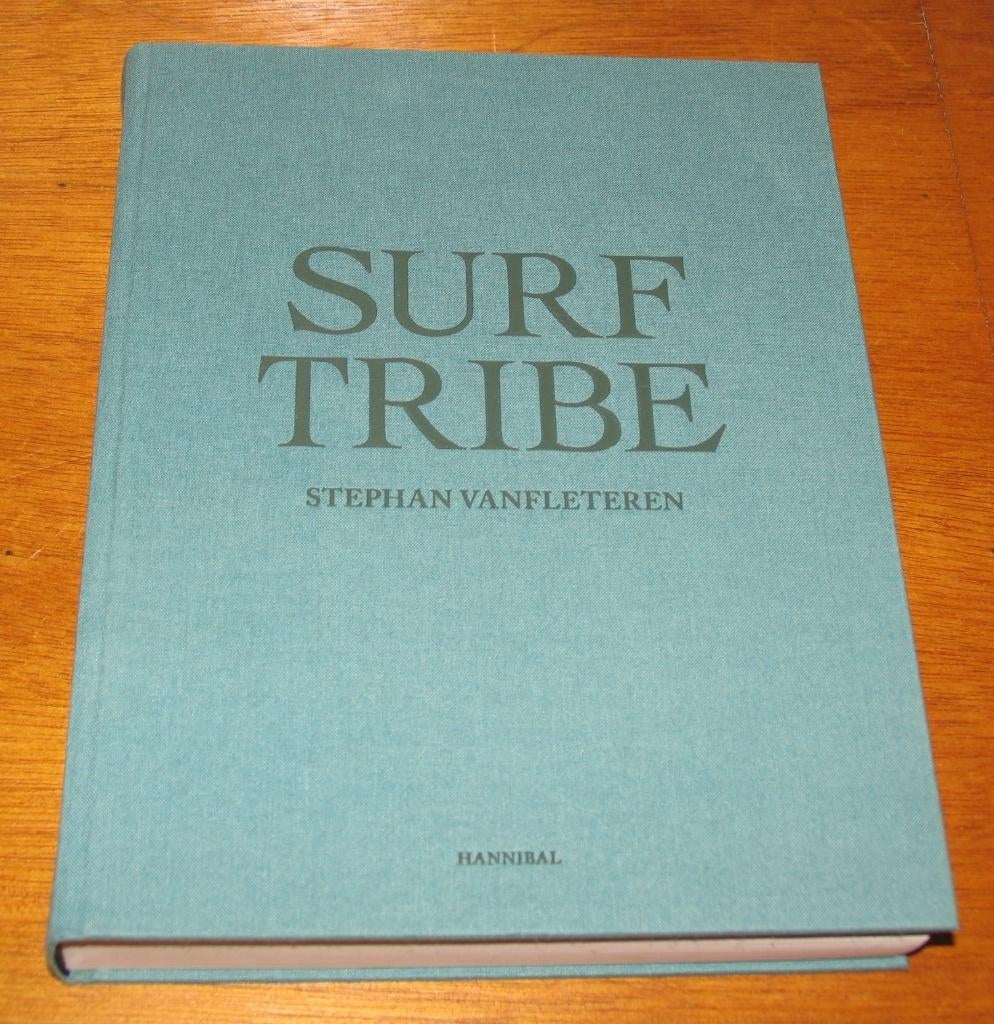 STEPHAN VANFLETEREN - SURF TRIBE, Livres, Art & Culture | Photographie & Design, Enlèvement ou Envoi, Comme neuf