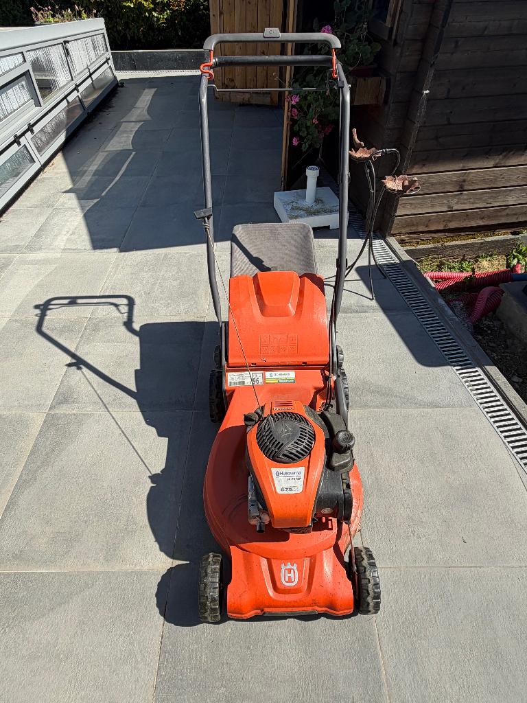 Husqvarna benzine - Voor de klusser / Revisie te voorzien, Tuin en Terras, Ophalen, Cirkelmaaier, Gebruikt, Opvangbak