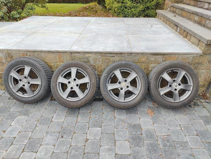 4 Jantes 15" avec pneus hiver, Autos : Pièces & Accessoires, Pneus & Jantes, Pneus et Jantes, Pneus hiver, 15 pouces, 195 mm, Véhicule de tourisme