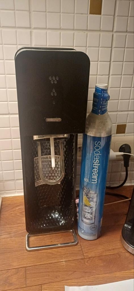 Sodastream met extra gasfles en 3 plastic flessen, Electroménager, Machines à eau pétillante, Enlèvement