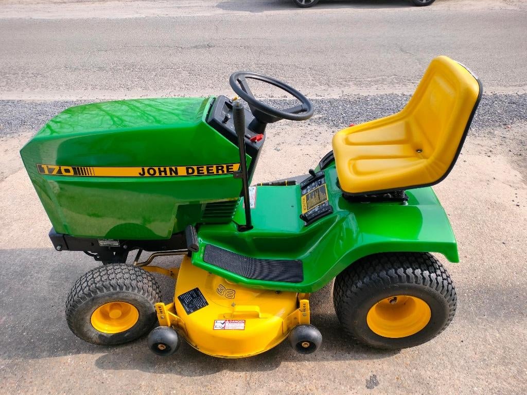 Tondeuse autoportée John Deere 170, Jardin & Terrasse, Bac de ramassage, John deere, Comme neuf, Enlèvement