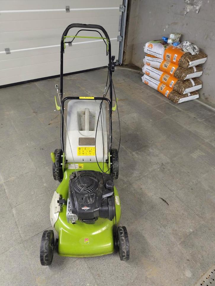 Grasmachine op benzine van Central park, Tuin en Terras, Grasmaaiers, Gebruikt, Benzine-grasmaaier, Opvangbak, Ophalen