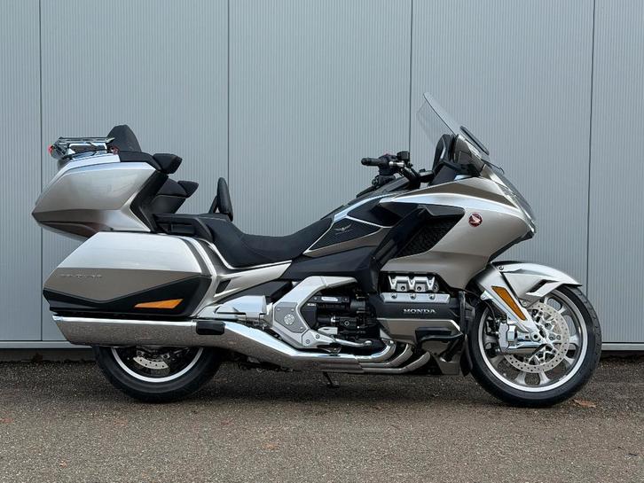 Honda GL 1800 Goldwing Tour Deluxe/intégrale/2024 - 5000 km, Motos, Motos | Honda, Entreprise, Tourisme, plus de 35 kW, Permis Moto A