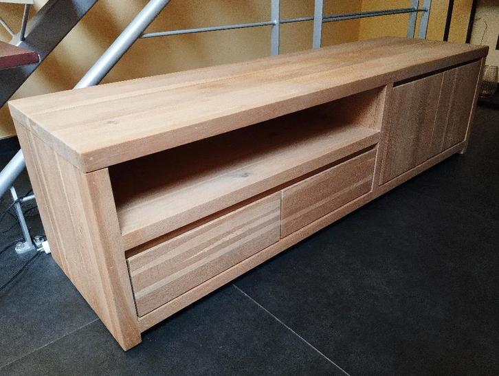 Meuble TV en chêne massif clair, Maison & Meubles, Armoires | Mobilier de télévision, Utilisé, Chêne, Enlèvement