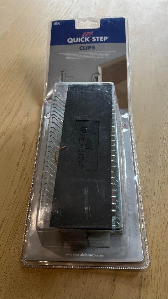 Quick-Step clips voor plinten, 2 sets (100 stuks), Verzenden, Nieuw, Plinten