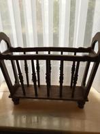 Houten krantenbakje, Ophalen, Zo goed als nieuw