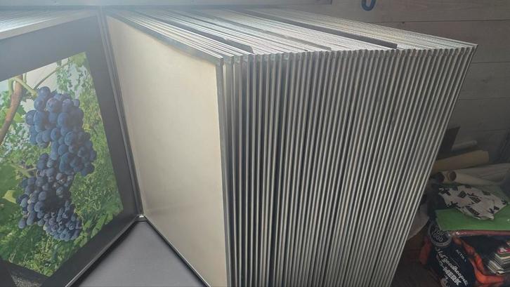 Muurbeugel met 75 kaders 100x70, Verzamelen, Posters, Ophalen