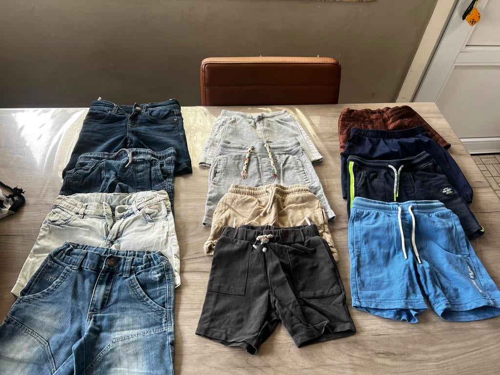 22 jongensshorten, Enfants & Bébés, Vêtements enfant | Taille 98, Enlèvement ou Envoi, Comme neuf