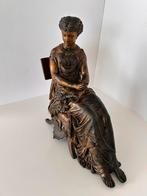 Beeld zittende dame, Ophalen, Gebruikt