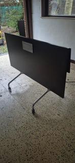 des tables pour des salles de réunion, Enlèvement