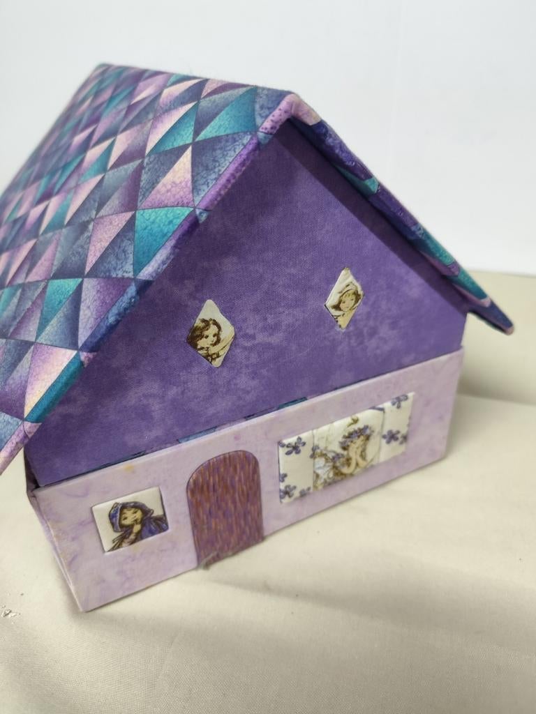 Juwelendoos met stof bewerkt en onderverdeling en., Ophalen