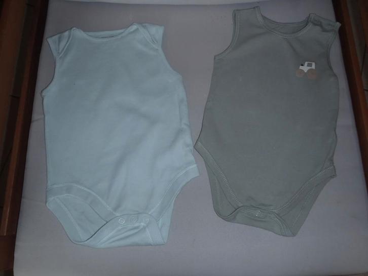 1 set van 2 rompers maat 74, Kinderen en Baby's, Babykleding | Maat 74, Zo goed als nieuw, Jongetje, Nacht- of Onderkleding, Ophalen of Verzenden