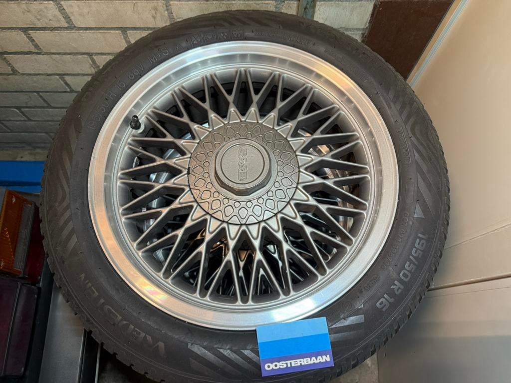 Saab 900 & 9000 16” Cross Spoke wielen two-tone, Ophalen of Verzenden, Band(en)