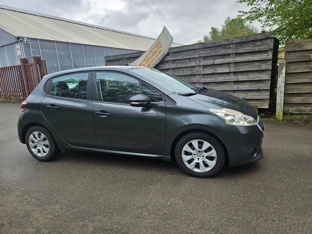 Peugeot 208 1.0i  998cc, Autos, Peugeot, Argent ou Gris, Achat, Euro 6, Boîte manuelle