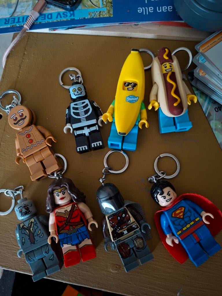 Porte-clés figurine Lego avec lumière, Collections, Porte-clés, Enlèvement, Comme neuf, Peluche ou Figurine