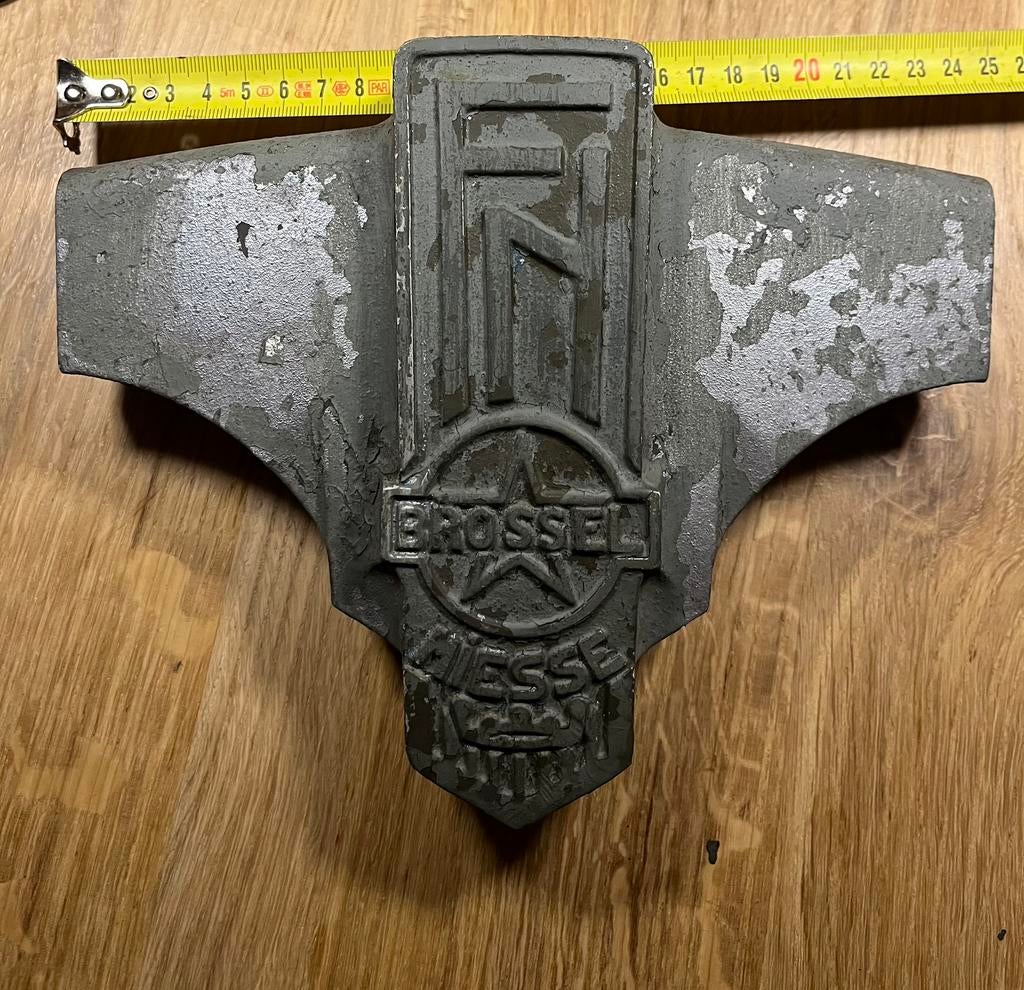 Logo de l'emblème d'un vieux camion FN Brossel Miesse, Envoi, Utilisé, Autres marques, Autres pièces automobiles