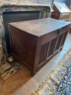 Coffre ancien en chene, Enlèvement, Comme neuf