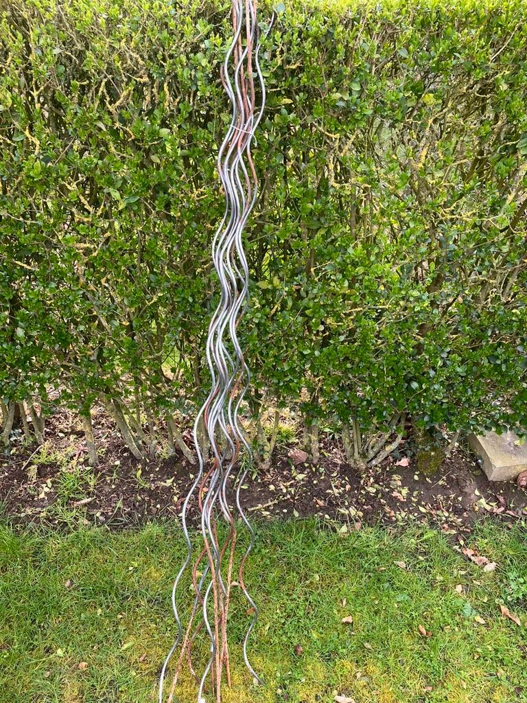 Tien metalen palen voor tomaten of andere bonen, Ophalen