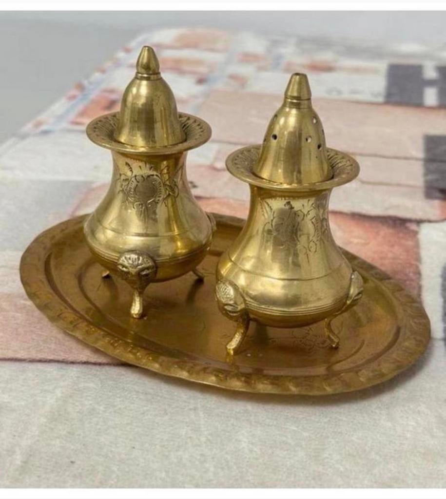 Lot à sel et poivre en laiton cuivré antique + plateau 1950, Antiquités & Art, Enlèvement ou Envoi