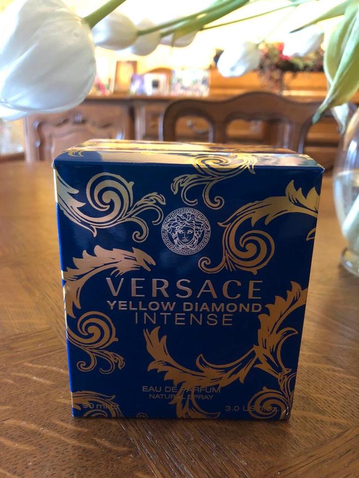 90ml EDP Yellow Diamond Intense - VERSACE, Bijoux, Sacs & Beauté, Beauté | Parfums, Comme neuf, Enlèvement