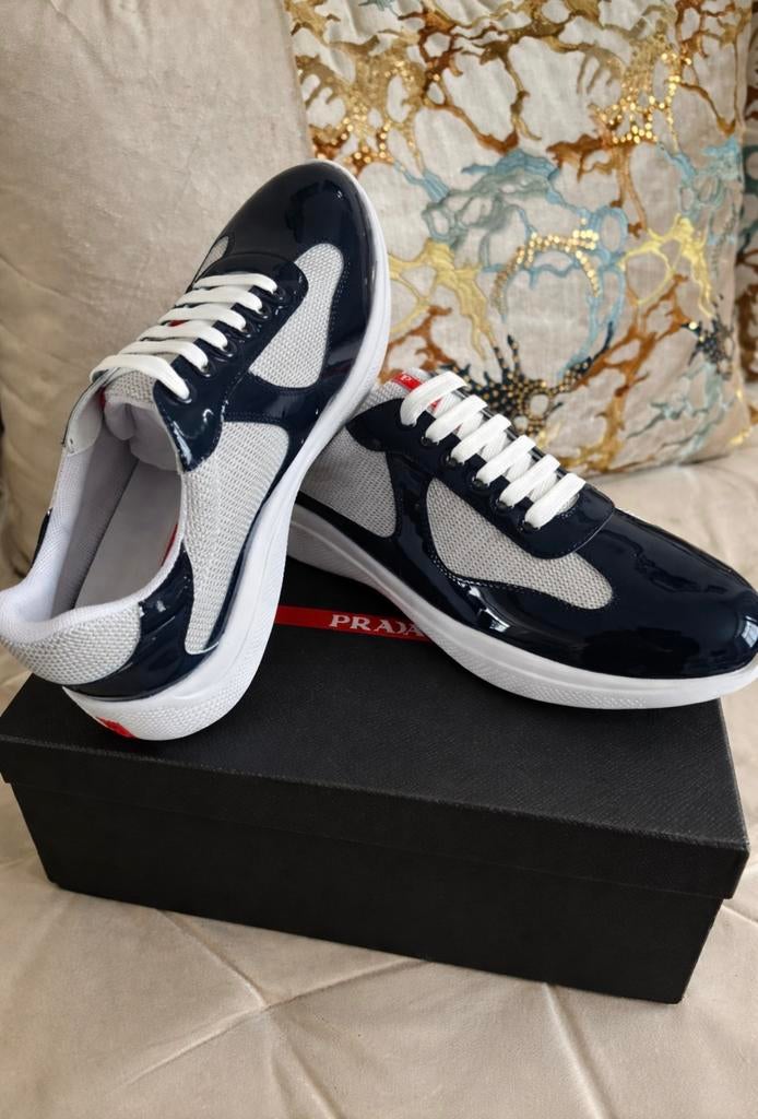 Baskets Prada bleu marine & blanc — Très bon état, Enlèvement ou Envoi, Comme neuf, Baskets