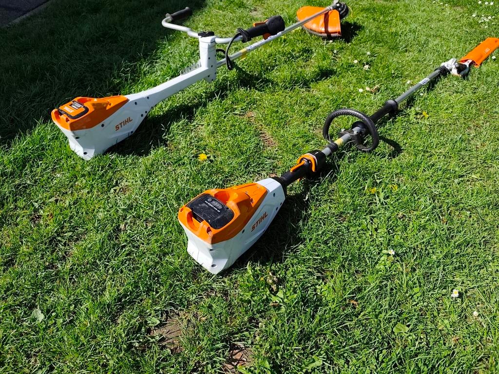 Taille-haie et débroussailleuse à batterie Stihl en parfait, Jardin & Terrasse, Enlèvement, Batterie
