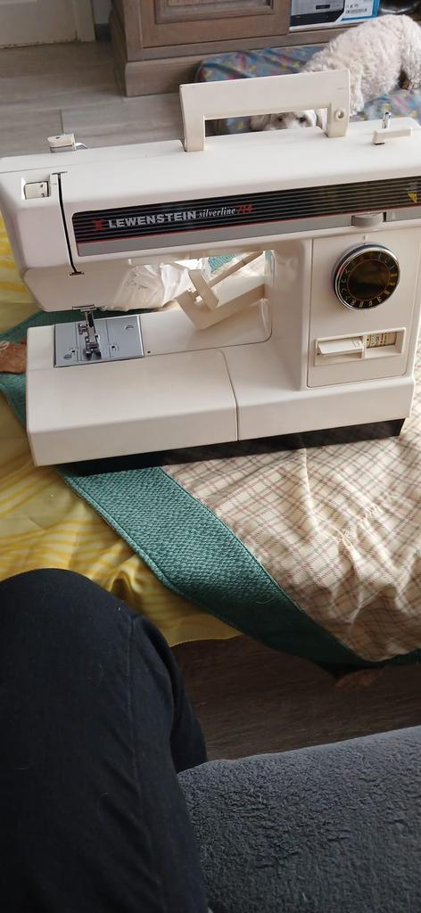 Lewenstein Silverline 714 naaimachine, Hobby & Loisirs créatifs, Machines à coudre & Accessoires, Comme neuf, Machine à coudre