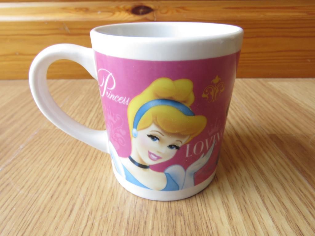 petite tasse princess loving de Disney, Ophalen of Verzenden, Zo goed als nieuw, Kop(pen) en/of Schotel(s)