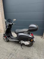 Vespa sprint 50, Fietsen en Brommers, Ophalen, Zo goed als nieuw