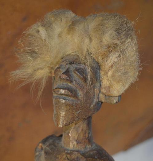 Oude gesneden houten standbeeld Hunter Warrior Afrikaanse ku, Antiek en Kunst, Kunst | Niet-Westerse kunst, Ophalen of Verzenden