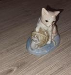 Kleine vintage porseleinen kat, Ophalen, Zo goed als nieuw