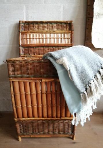 vintage mand, rieten mand beschikbaar voor biedingen