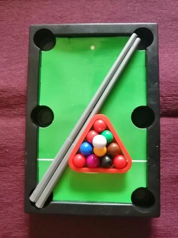 Billard de bureau compact beschikbaar voor biedingen
